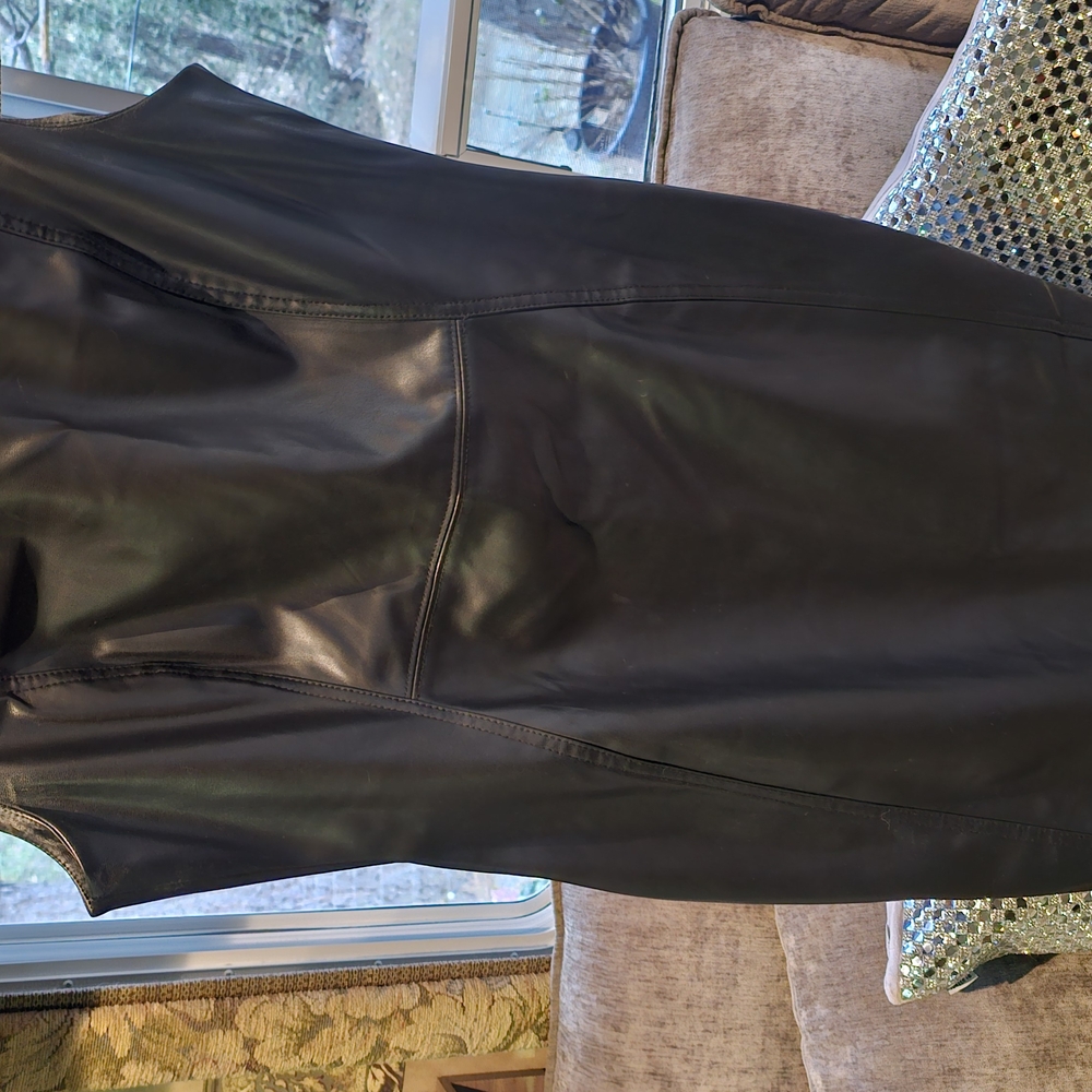 Women's Black Sleeveless Jacket